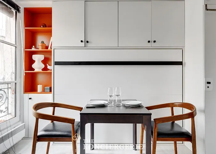 Elegant Pres Des Archives Nationales * パリ